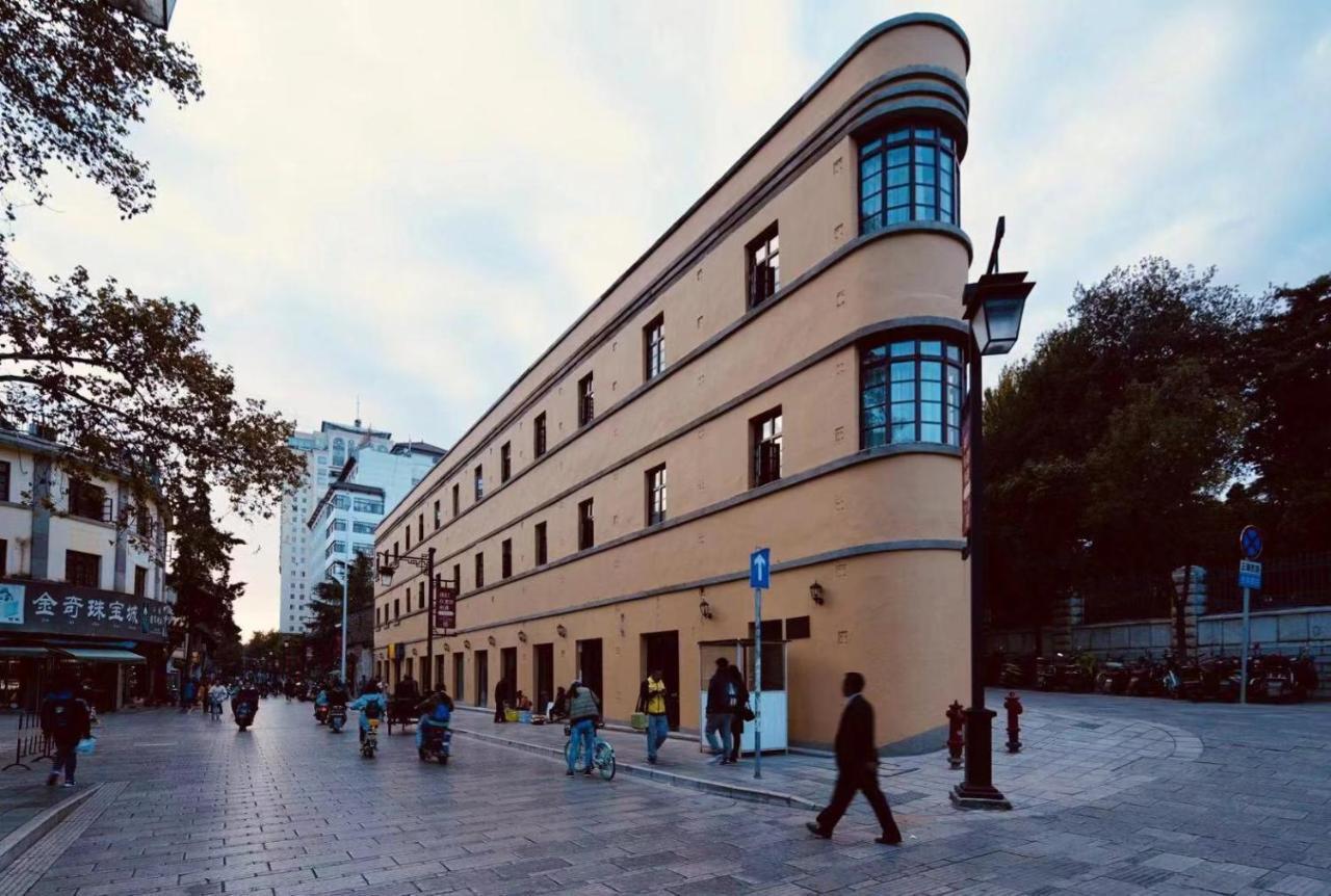 Moon And Chalice Boutique Hotel Kunming Exterior photo