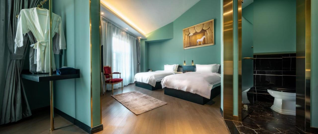 Moon And Chalice Boutique Hotel Kunming Exterior photo