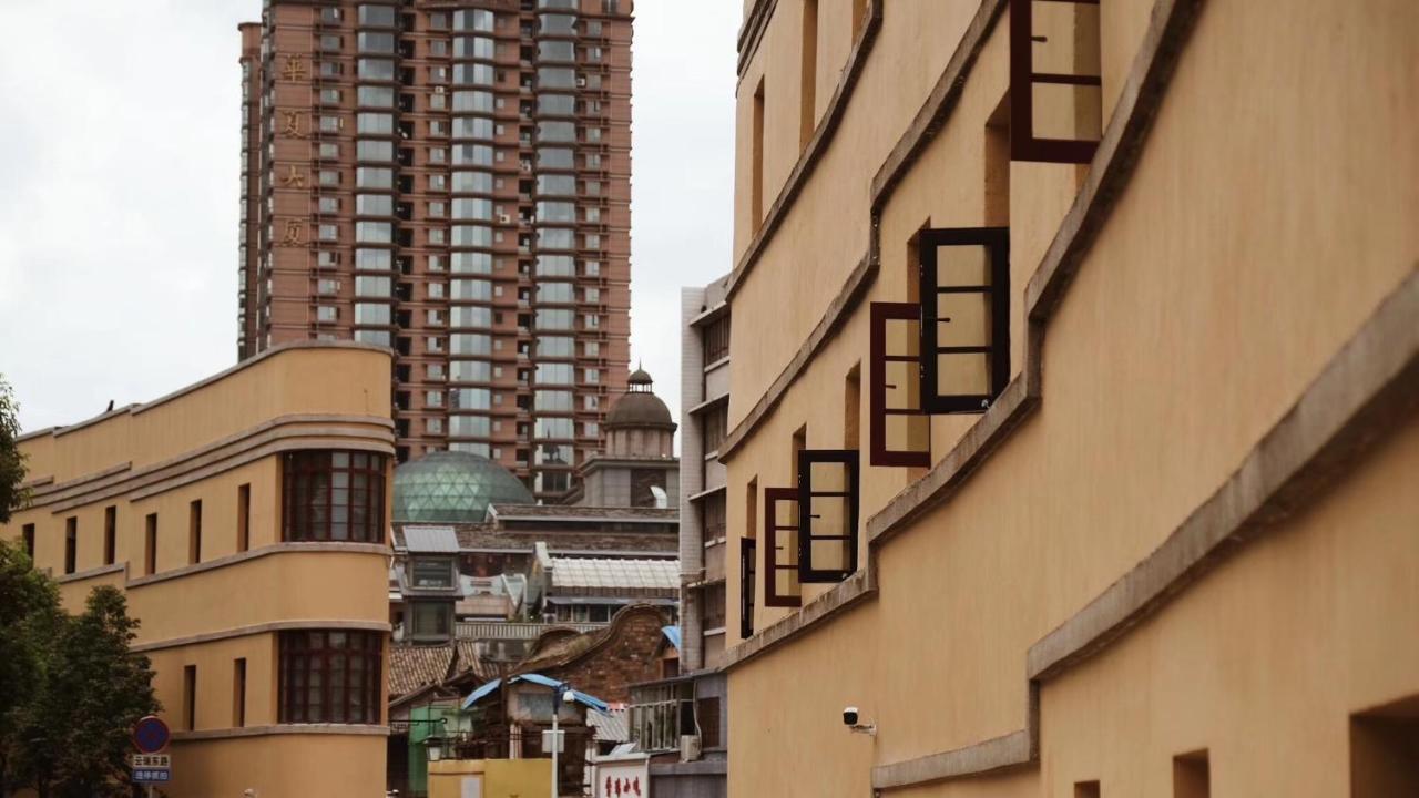 Moon And Chalice Boutique Hotel Kunming Exterior photo